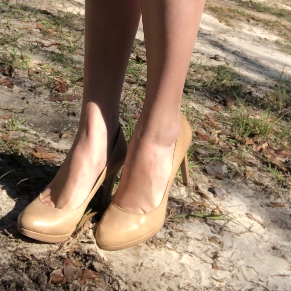 Bcbgeneration tan high heel pumps
